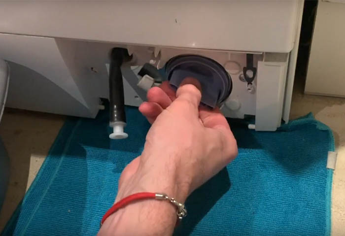 Стиральная машина hotpoint_ariston не сливает воду